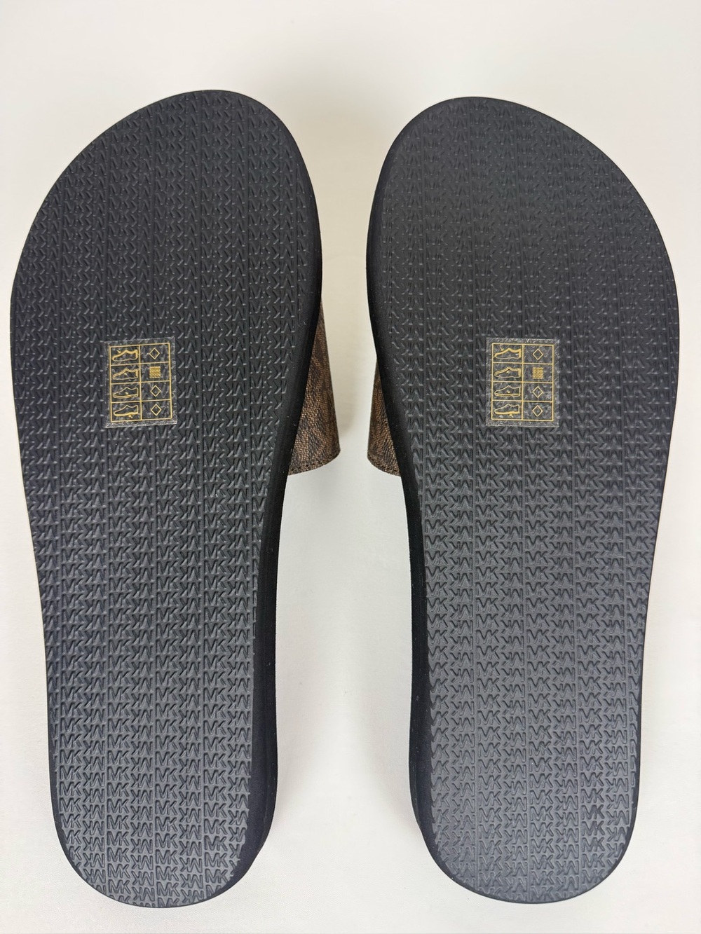 Michael Kors Wade Slide Sandals – Brown MK Monogram – Various Sizes 👡✨ - Picture 11 of 11